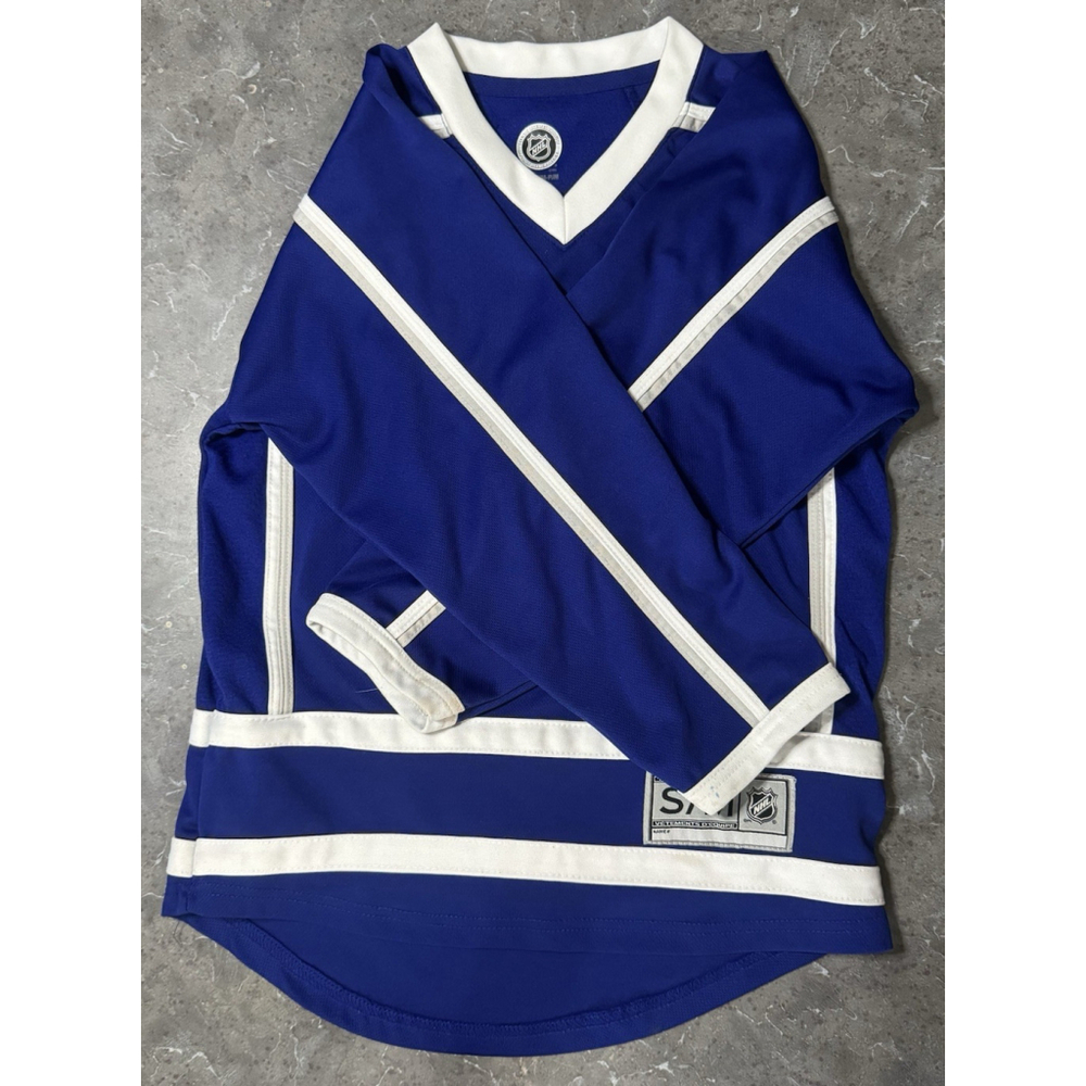 Toronto Maple Leafs Youth Jersey 34 Austin Matthews Size Small.